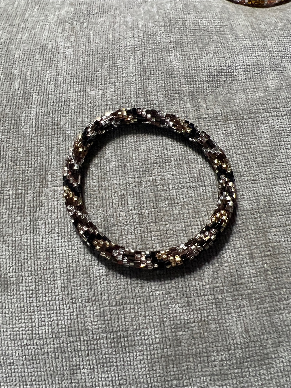Glass Bead Stretch Bracelet in Black and Gold